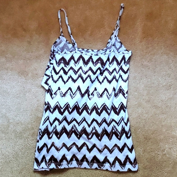 Bundle of 4 cute tops - Picture 8 of 12